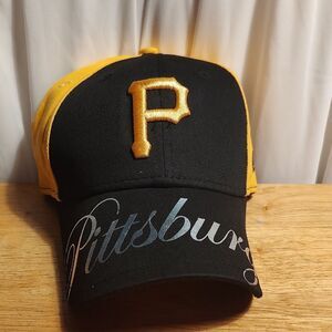 New Era 9Forty WOMEN'S Pittsburgh Pirates Velcroback Hat - New